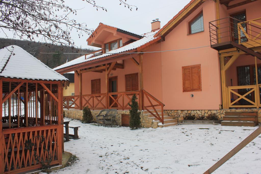 Apartmany Vinné Exterior foto